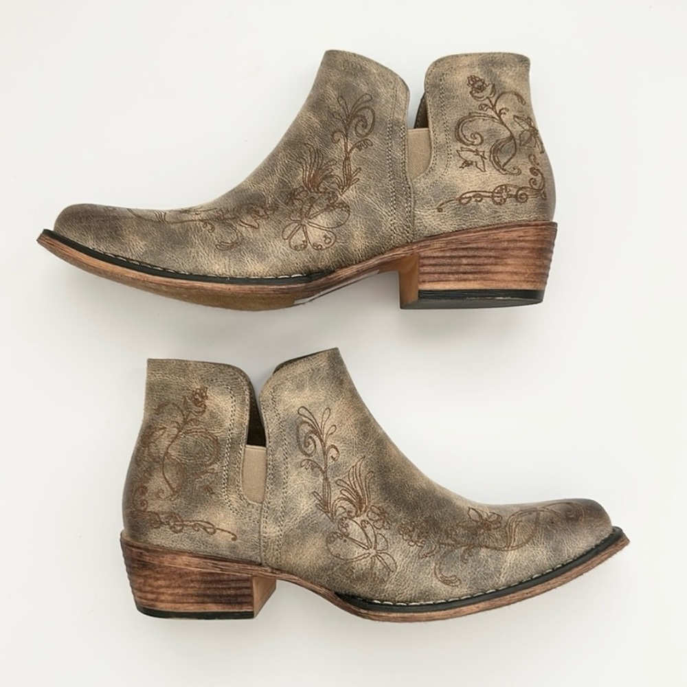 PIERRE DUMMAS | Kaylee Bootie Vegan Leather | Taupe | Size 10